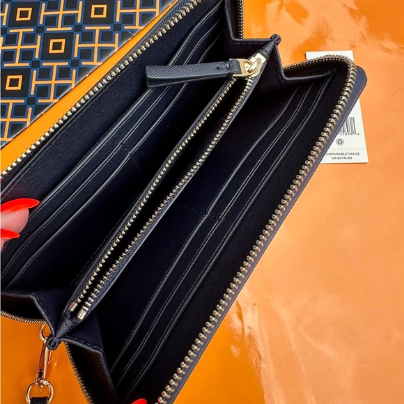 NWT Tory Burch Emerson Continental Wallet Wristlet Navy Leather Shiny Hardware - Picture 3 of 5